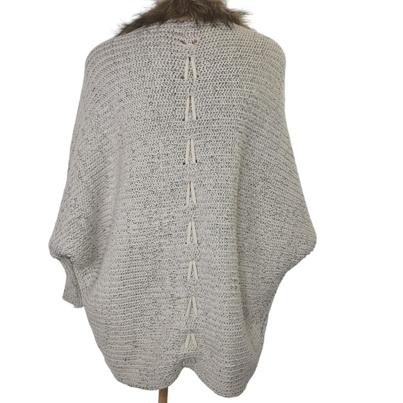 On Blue Cardigan Sweater Womens Medium Beige Open Front Faux Fur Trim Cable Knit - Picture 3 of 7